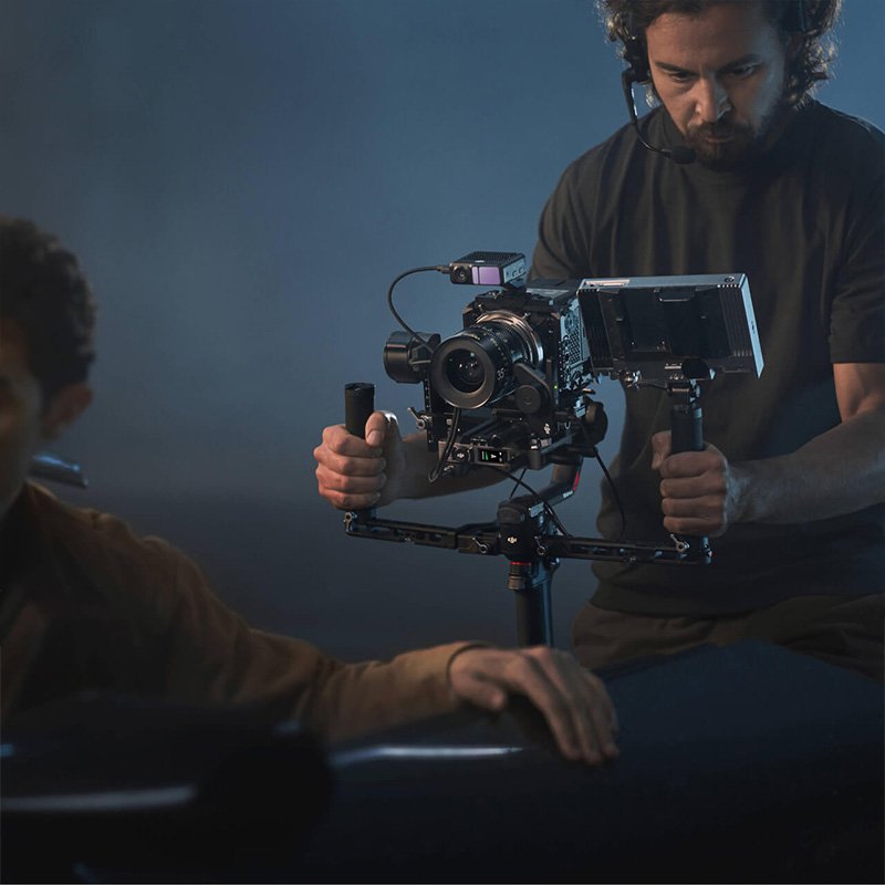 DJI RS 4 Pro Combo 8