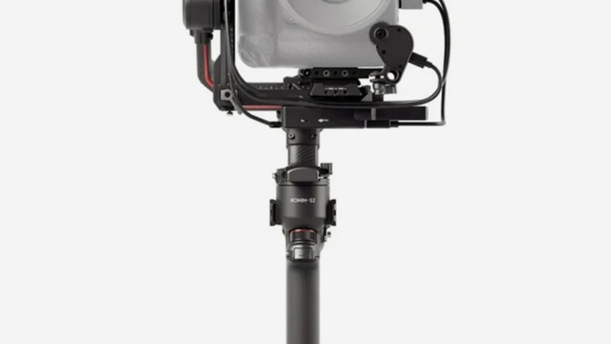 Buy DJI RS 2 Pro Combo – Pro Gimbal for Cinematic Shots